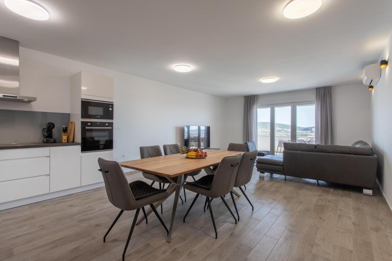 Hill Apartament *