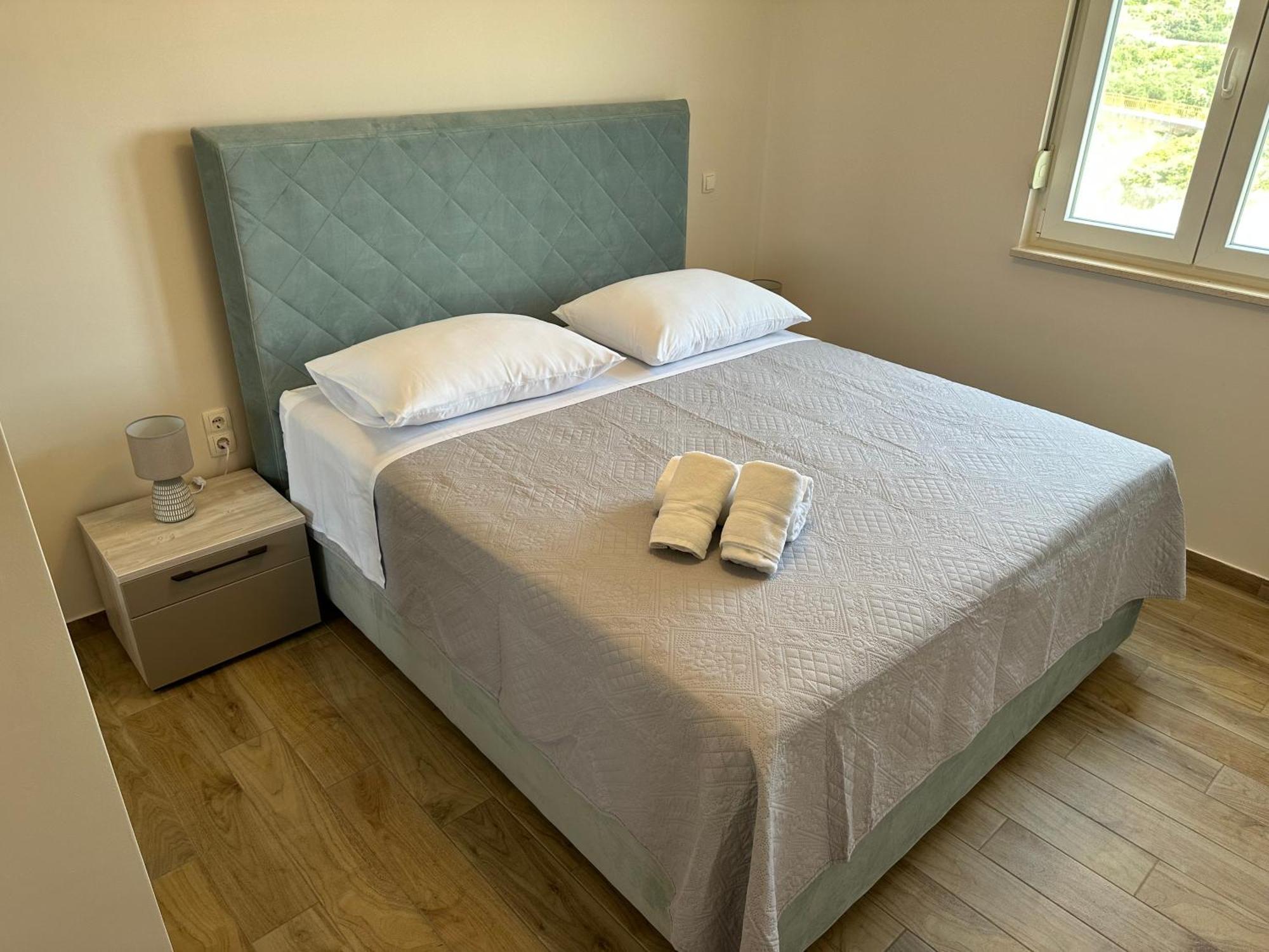 Hill Apartament *
